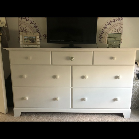 I am selling a brand new dresser!! - Picture 1 of 1